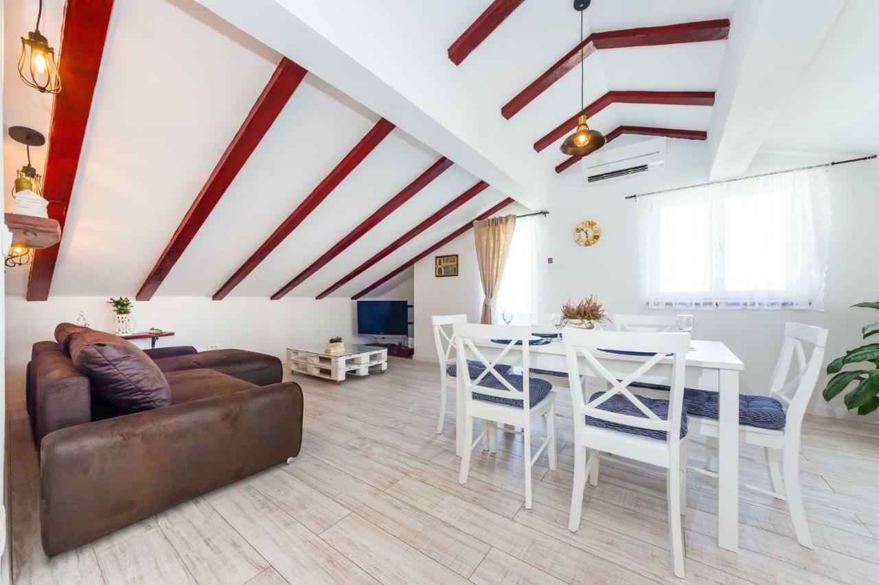 Olive Garden Apartment