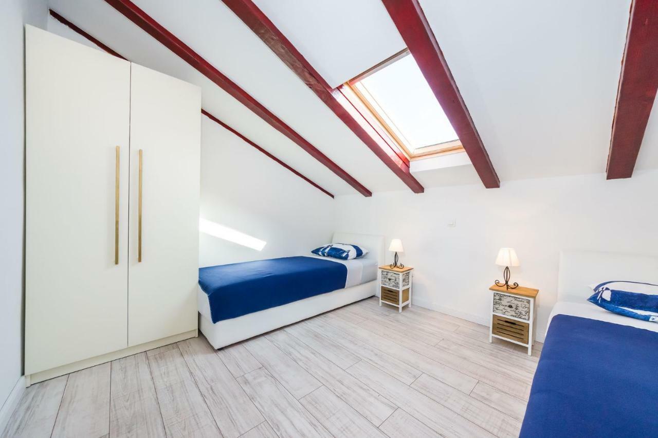 Olive Garden Apartment