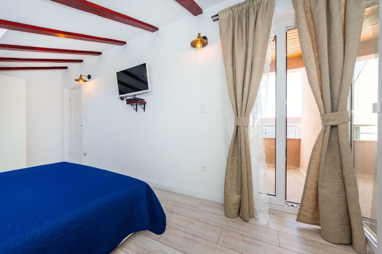 Olive Garden Apartment *